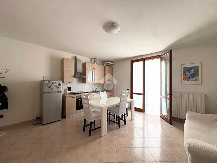 Appartamento bilocale in affitto in Via Europa, Suzzara