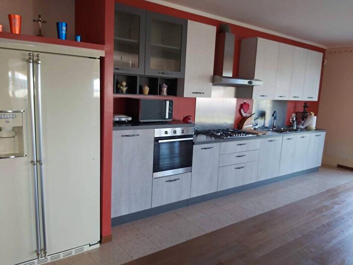 Casa con 5 locali in affitto in Centro, Isola della Scala