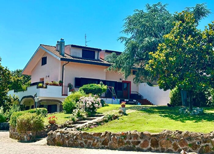 Casa con 8 locali in vendita in Via del Fosso della Castelluccia Castel di Leva Roma Lazio Italia, Roma