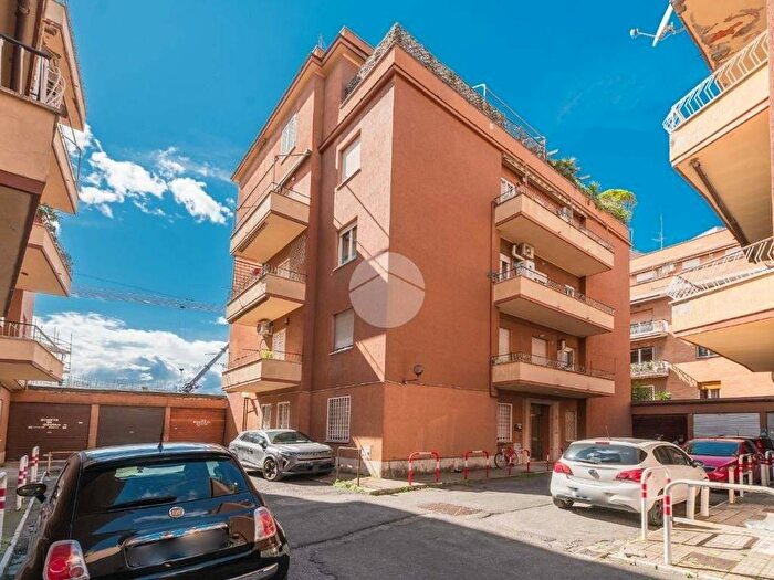 Appartamento trilocale in affitto in Via Trionfale, Gemelli Pineta Sacchetti, Roma