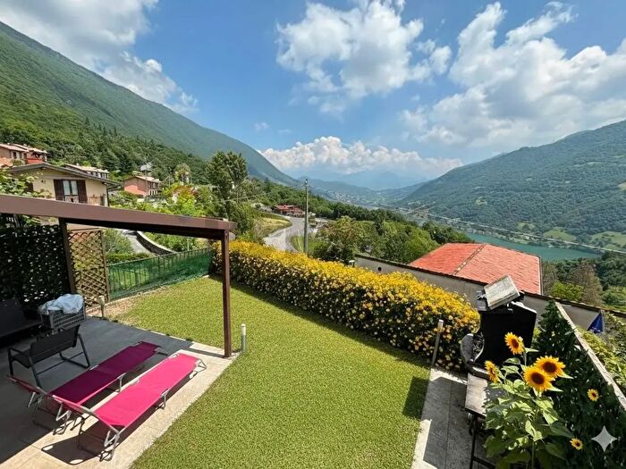 Appartamento trilocale in vendita in Ranzanico