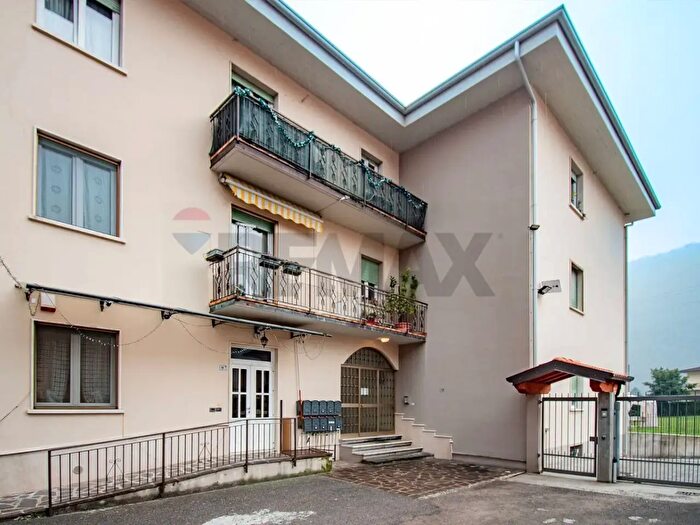 Appartamento con 5 locali in vendita in Via Petrarca, Sarezzo