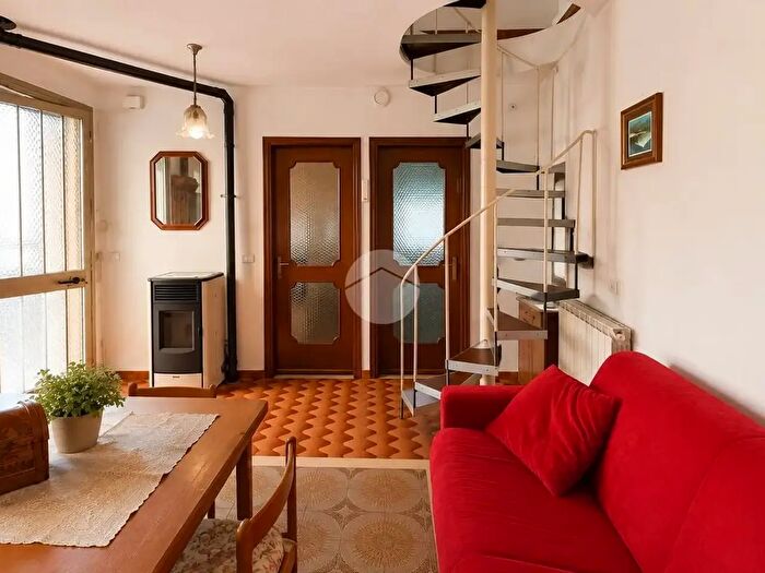 Casa quadrilocale in vendita in Via Maione, Breno