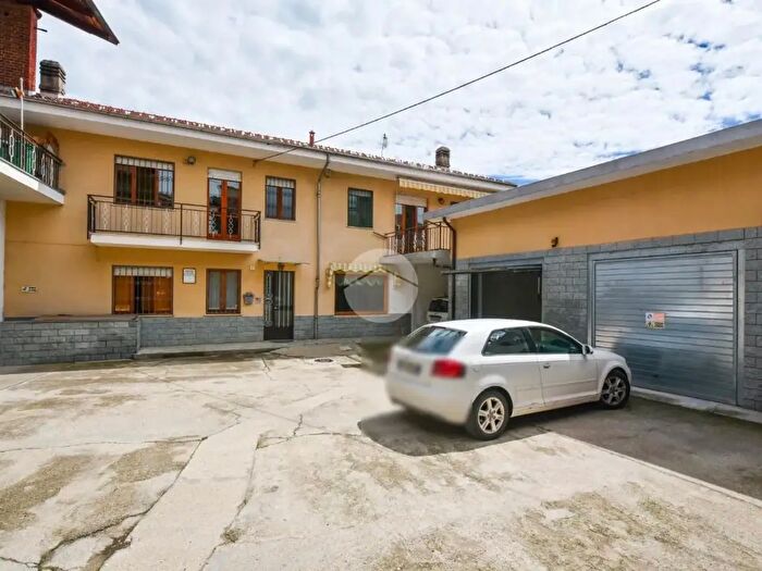 Appartamento quadrilocale in vendita in Via Roma, Giaveno