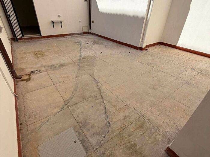 Appartamento quadrilocale in affitto in Via Bettino Ricasoli, Politeama Ruggiero Settimo, Palermo