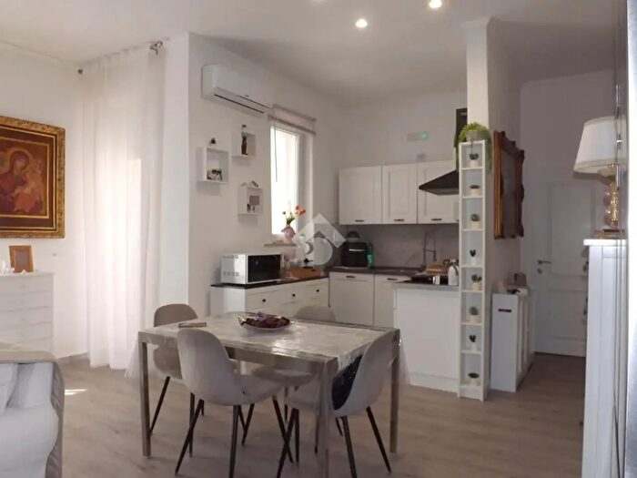 Appartamento trilocale in vendita in Via Sonnino, Bisceglie