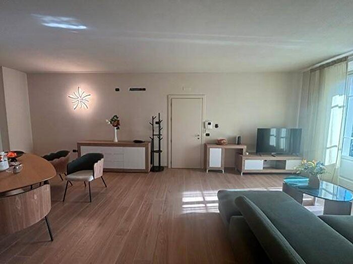 Appartamento con 6 locali in affitto in Via Giuseppe Mazzini, Sant'Antonio, Pisa