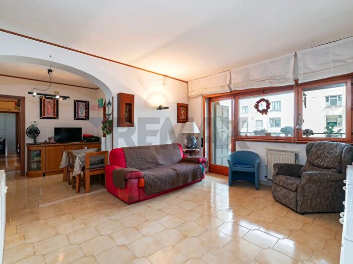 Appartamento quadrilocale in vendita in Via Londra, Ciampino