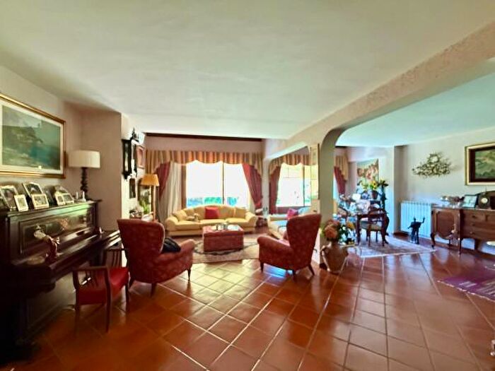 Casa con 5 locali in vendita in Via Lamberto Vignoli, Roma