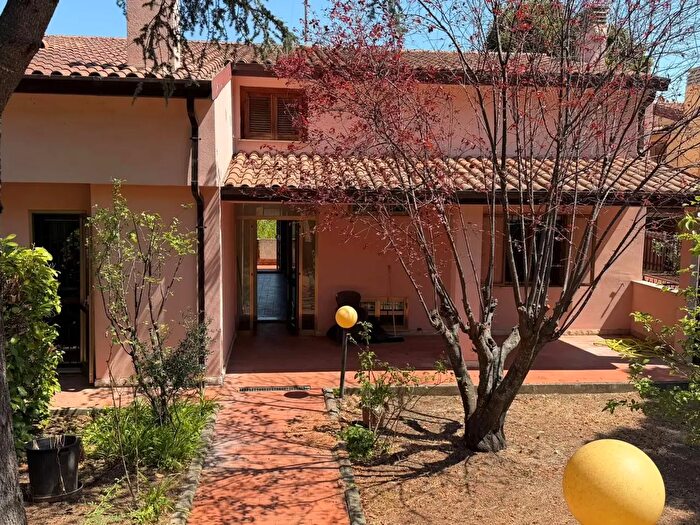 Casa con 9 locali in vendita in Perugia