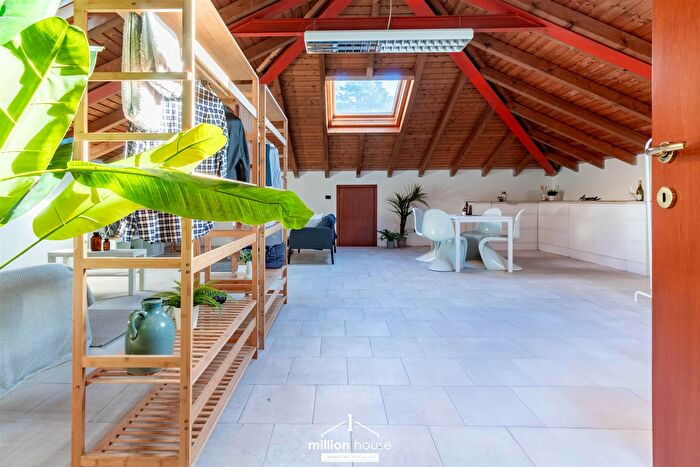 Appartamento bilocale in vendita in Via Tommaso Grossi, Mariano Comense