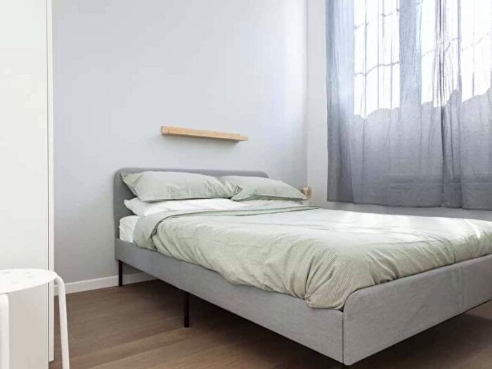 Appartamento monolocale in affitto in Via Vespri Siciliani, Giambellino, Milano