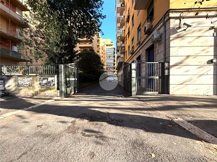 Appartamento monolocale in affitto in Via Val Trompia, Roma