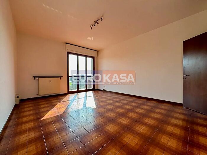 Appartamento trilocale in vendita in Via Vivaldi, Osio Sotto