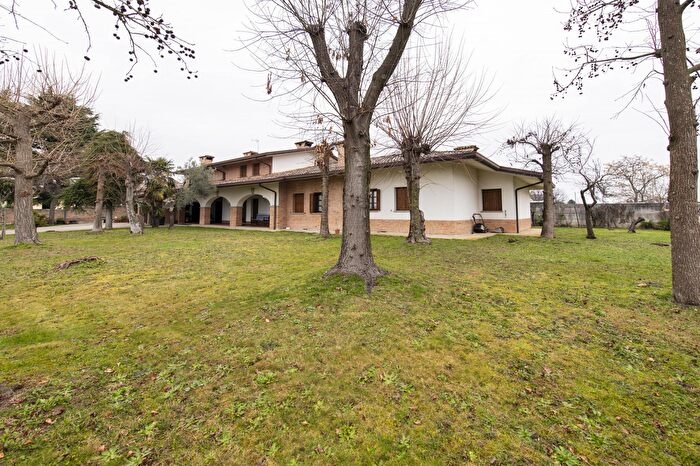 Casa con 10 locali in vendita in Gonars Via Alturis, Gonars