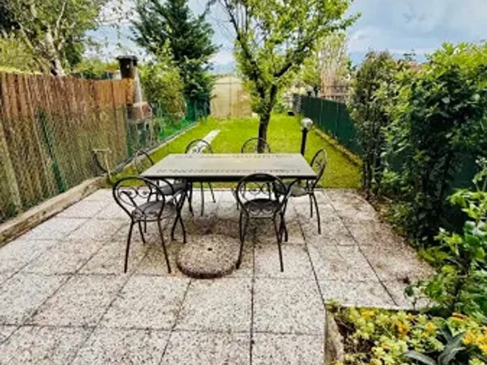 Casa quadrilocale in vendita in Via per Corte Pellegrini, Capannori