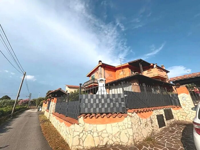 Appartamento bilocale in vendita in Via Isola del Giglio, Ciampino