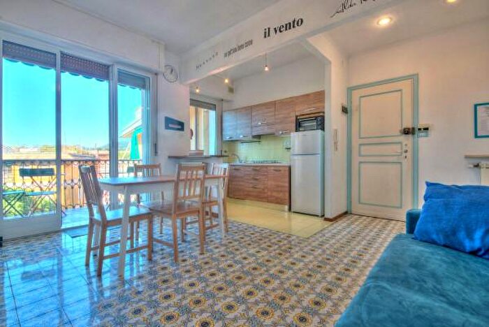 Appartamento trilocale in vendita in Via Castagneto, Camogli