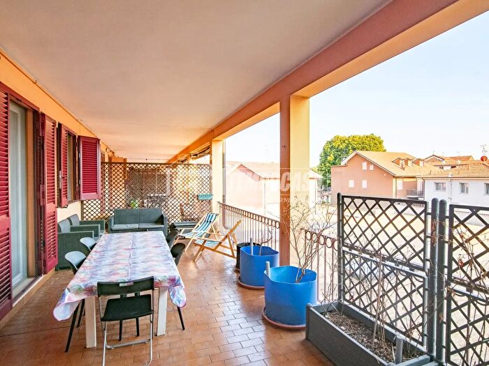 Appartamento trilocale in vendita in Via Cimbardi, Cassano D'Adda