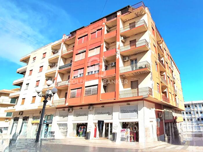 Appartamento con 7 locali in vendita in Via Bellini, Pozzallo