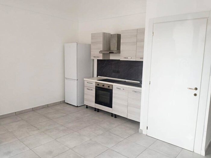 Appartamento bilocale in affitto in Via Innocenzo Platis, Centro, Chivasso