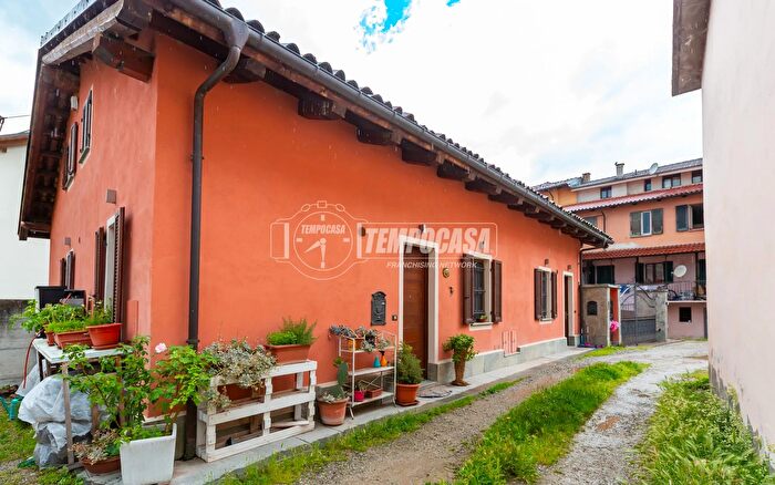 Casa quadrilocale in vendita in Fossano