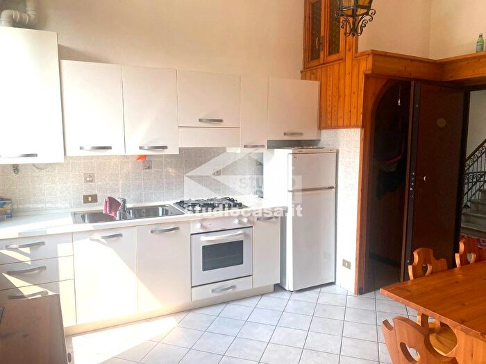 Appartamento bilocale in vendita in Zogno Via Piave, Zogno