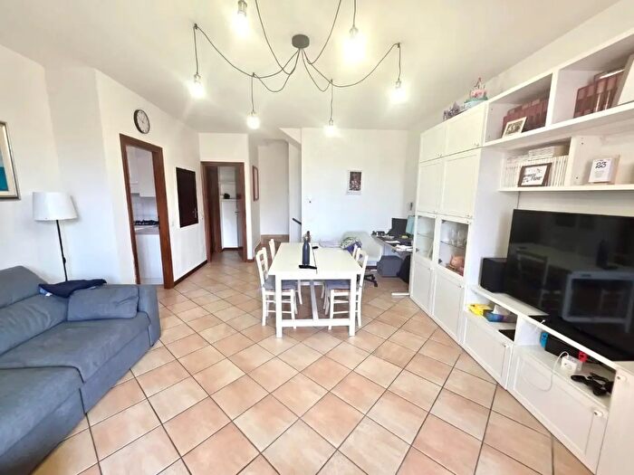 Casa con 8 locali in vendita in Viareggio