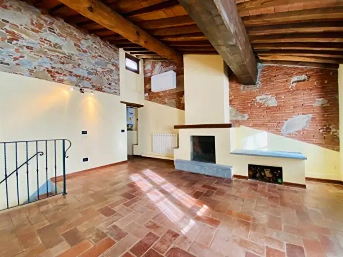 Appartamento quadrilocale in vendita in Via La Viaccia, Lucca