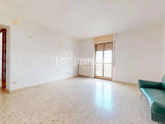 Appartamento quadrilocale in vendita in Via Vitantonio Tria, Acquaviva Delle Fonti