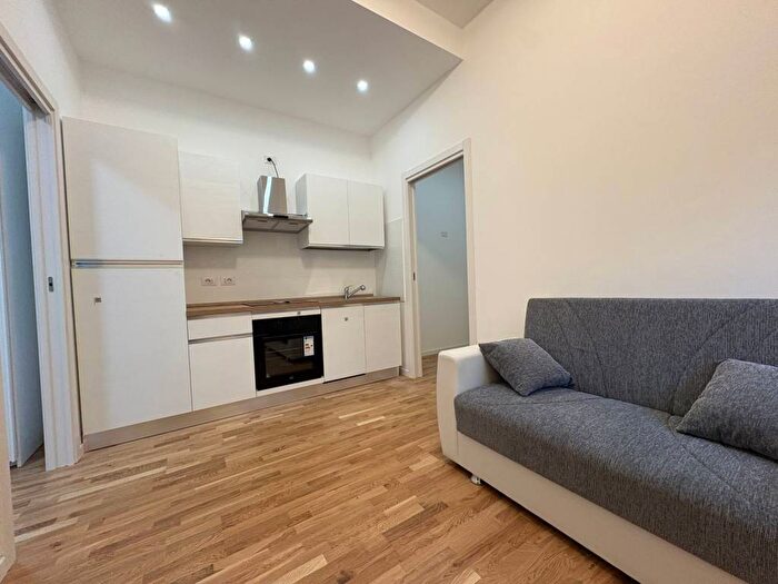 Appartamento bilocale in affitto in Via Val di Sole, Vigentino Fatima, Milano