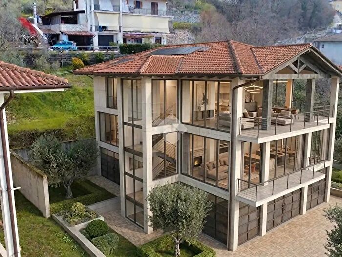 Casa con 8 locali in vendita in Via delle Fontanelle, Poggio Bustone
