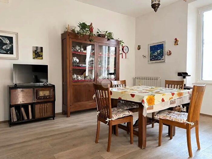 Appartamento trilocale in vendita in Via Provinciale Pisana, Livorno