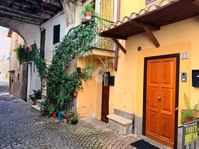 Appartamento bilocale in vendita in Via Sopportici, Genazzano