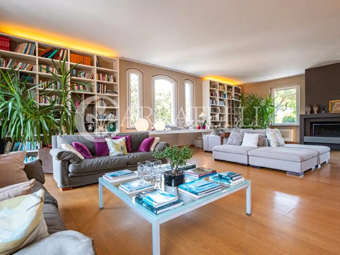 Appartamento con 5 locali in vendita in Via Leonardo Ximenes, Grosseto