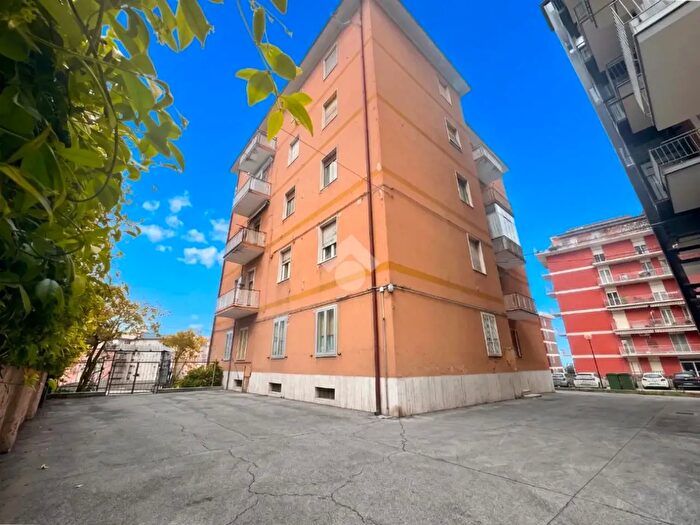 Appartamento quadrilocale in vendita in Via Francesco Sciucchi, Chieti