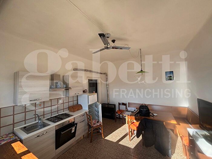 Appartamento trilocale in vendita in Via Santa Barbara, Massa Marittima