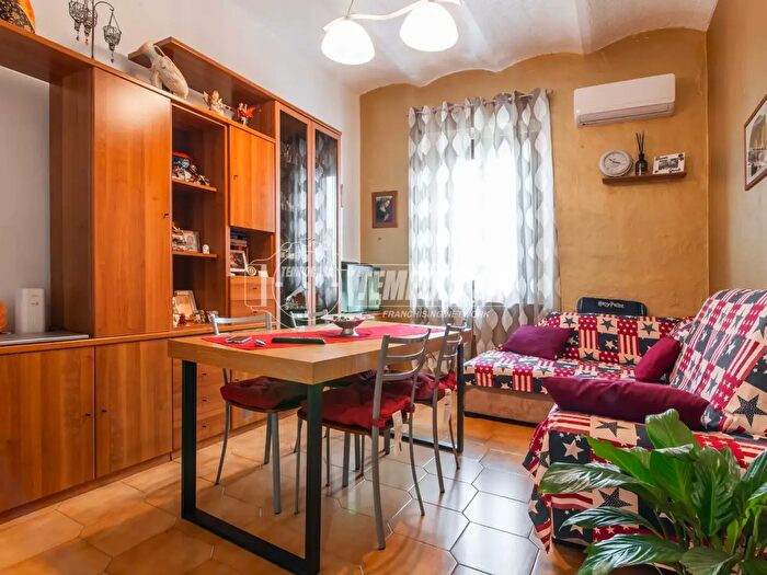 Appartamento trilocale in vendita in Via San Sebastiano, Marnate