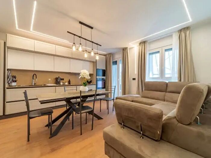 Appartamento quadrilocale in vendita in Viale Piacenza, Parma