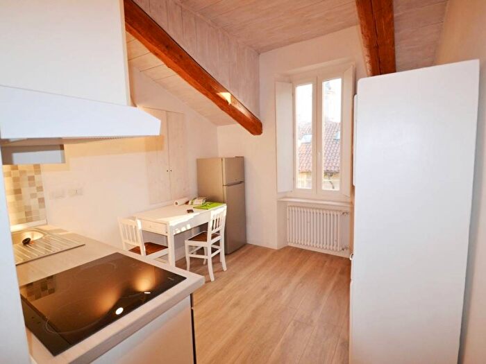 Appartamento bilocale in affitto in Via delle Orfane, Quadrilatero Romano, Torino