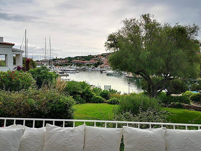 Appartamento trilocale in affitto in Via Gianclaudio Germiniasi, Porto Rotondo, Olbia