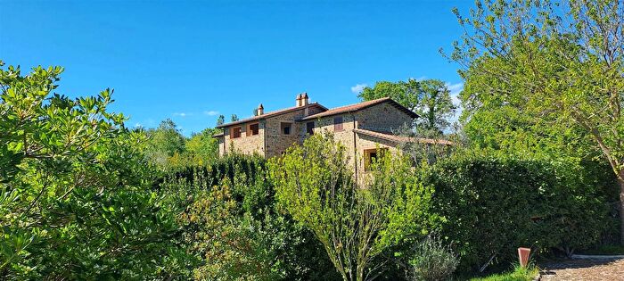 Casa con 8 locali in affitto in Scansano