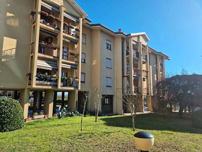 Appartamento quadrilocale in vendita in Figino Serenza