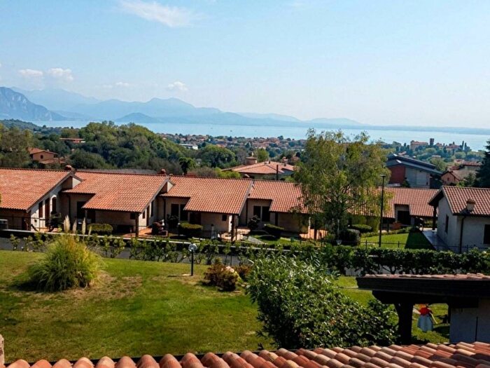 Casa quadrilocale in affitto in Via Aldo Moro, Soiano, Soiano del Lago