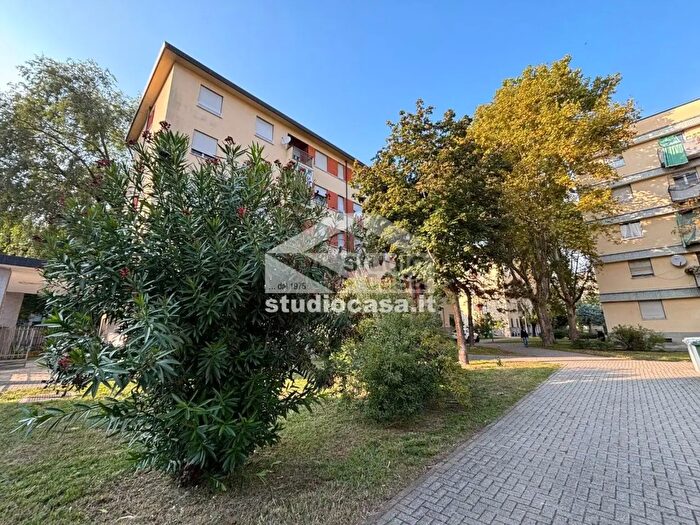 Appartamento trilocale in vendita in Via Cirie, Milano