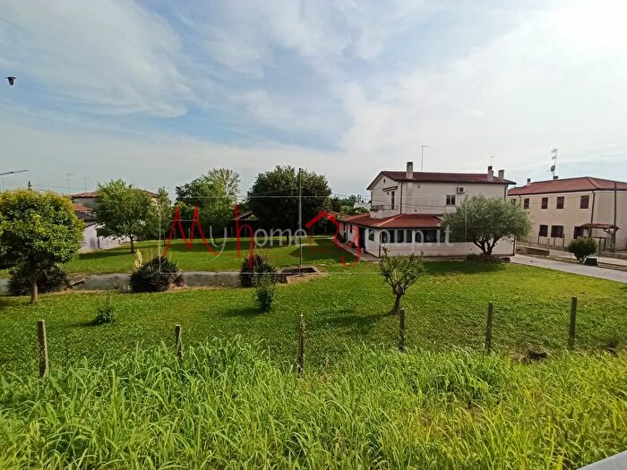 Casa quadrilocale in vendita in Lungargine Sebastiano Ziani, Padova