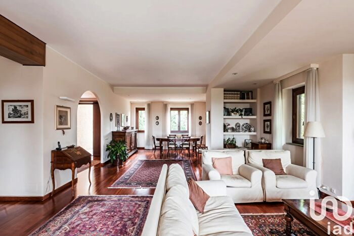 Casa con 8 locali in vendita in Strada Querciaiolo, Viterbo