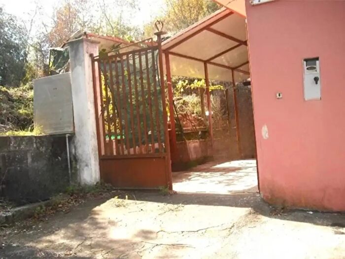 Casa bilocale in vendita in Via Sciare Pennisi Sn, Zafferana Etnea