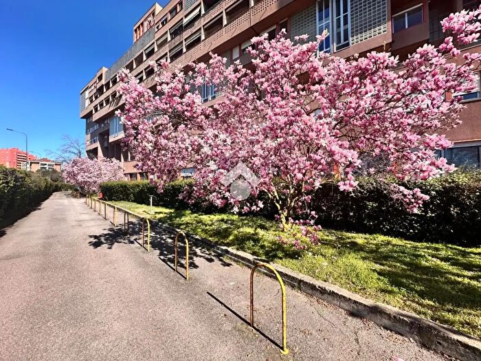 Appartamento trilocale in affitto in Via Francesco Cilea, Milano