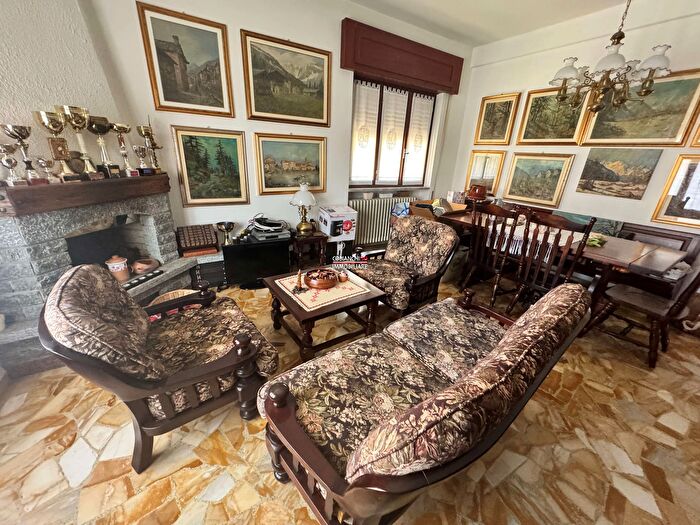 Appartamento con 6 locali in vendita in Via Renco, Verbania